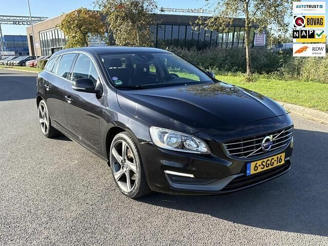 Zwart Gebruikt 2013 Volvo V60 Momentum Stationwagen | € 11.950 (Iets duurder) - Afbeelding 1/4