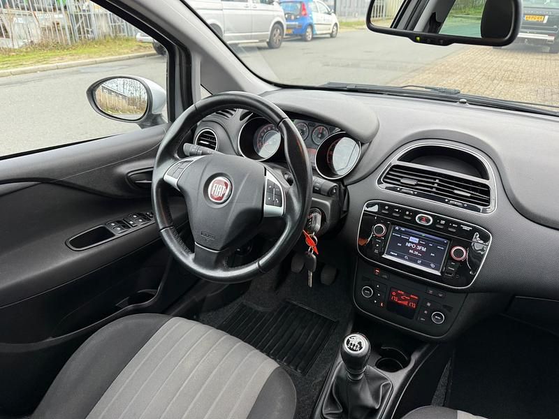 Occasion Fiat Punto 101 PK (74 kW) 2018 Grijs Hatchback