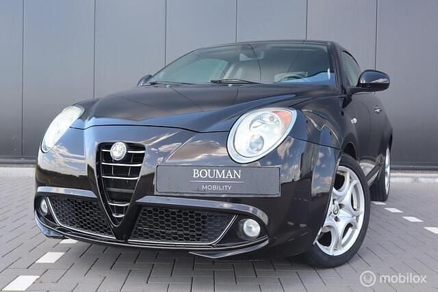 Zwart Gebruikt 2011 Alfa Romeo MiTo Distinctive Hatchback | € 5.249 (Eerlijke prijs) - Afbeelding 1/4