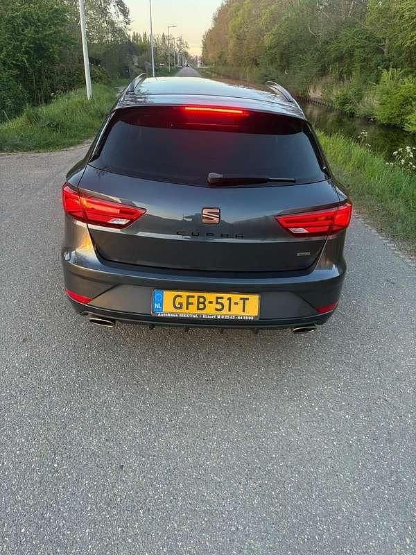 Grijs Gebruikt 2019 Cupra Leon Stationwagen | € 19.000 - Afbeelding 1/4