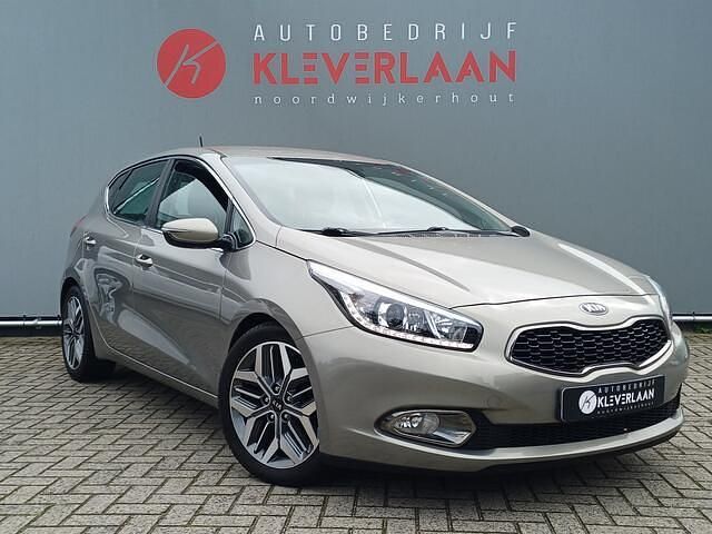 Grijs Gebruikt 2014 Kia Ceed Hatchback | € 9.950 (Iets duurder) - Afbeelding 1/4