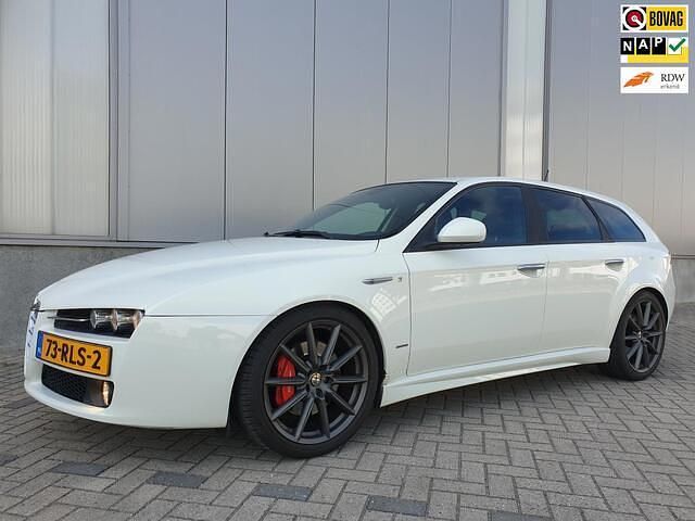 Wit Gebruikt 2011 Alfa Romeo 159 Distinctive Stationwagen | € 9.950 (Duur) - Afbeelding 1/4