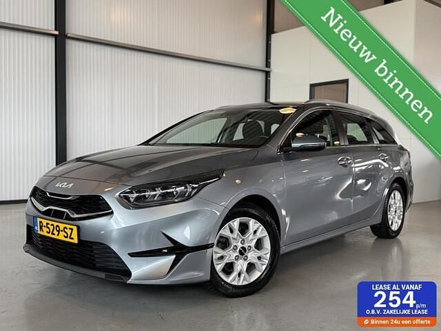 Grijs Gebruikt 2022 Kia Ceed Sportswagon Stationwagen | € 17.950 (Eerlijke prijs) - Afbeelding 1/4