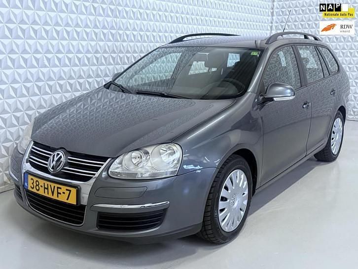 Grijs (metallic) Gebruikt 2009 VW Golf VI Trendline Hatchback | € 1.999 (Goede deal) - Afbeelding 1/4