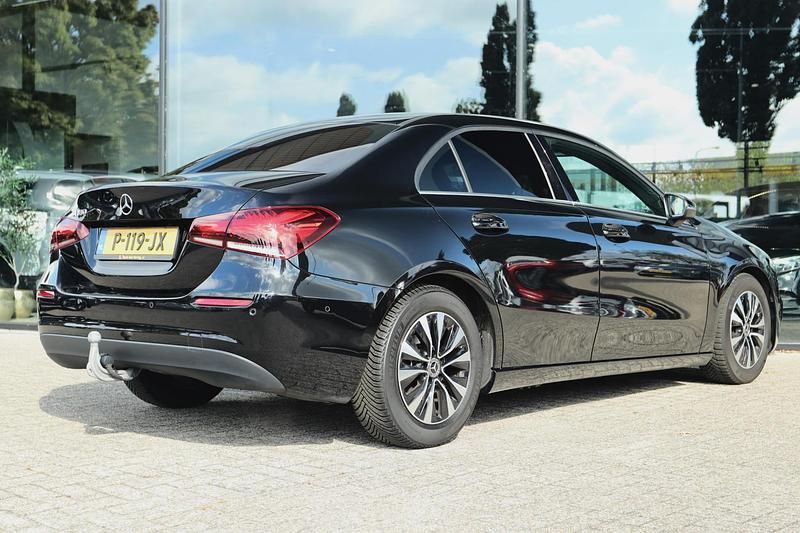 Occasion Mercedes A180 Business 136 PK (100 kW) 2022 Zwart Sedan