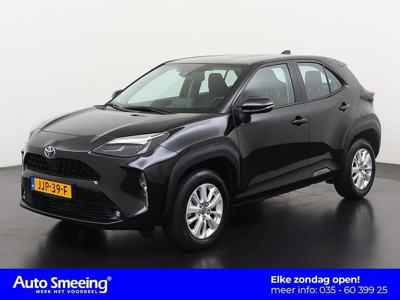 Zwart Gebruikt 2022 Toyota Yaris Hybrid Active SUV | € 23.895 (Goede deal) - Afbeelding 1/4
