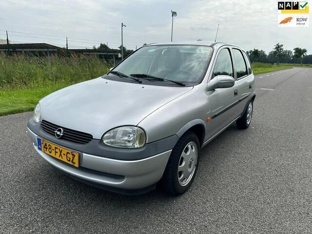 Grijs Gebruikt 2000 Opel Corsa Hatchback | € 1.899 (Duur) - Afbeelding 1/4
