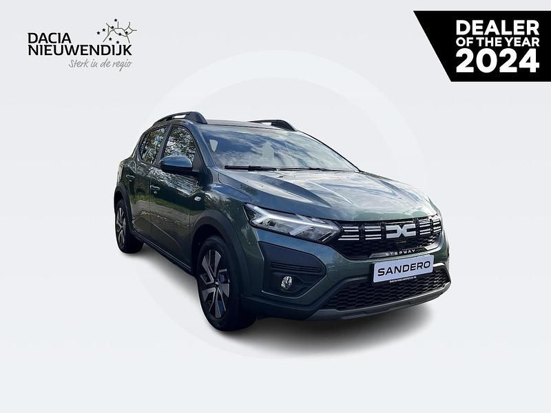 Groen Nieuw 2025 Dacia Sandero Expression Hatchback | € 25.320 - Afbeelding 1/4