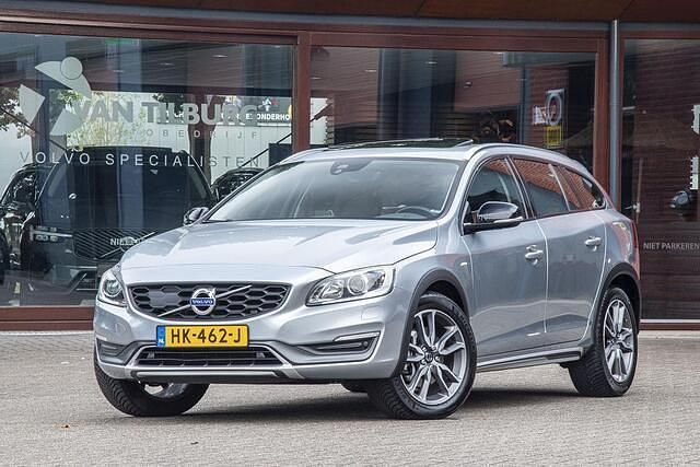 Grijs Gebruikt 2015 Volvo V60 CC Summum Stationwagen | € 19.950 (Iets duurder) - Afbeelding 1/4