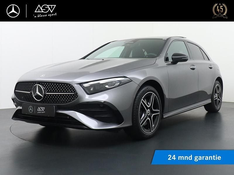 Grijs Gebruikt 2025 Mercedes A250 AMG line Hatchback | € 39.880 (Eerlijke prijs) - Afbeelding 1/4