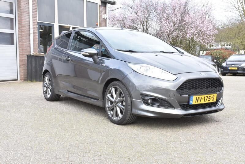 Occasion Ford Fiesta ST-Line 125 PK (91 kW) 2017 Grijs Hatchback