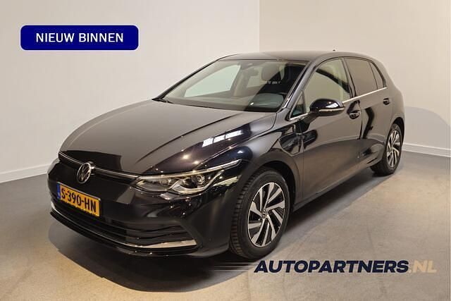 Zwart Gebruikt 2020 VW Golf VIII Style Hatchback | € 22.950 (Eerlijke prijs) - Afbeelding 1/4