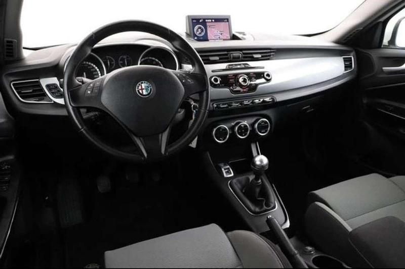 Occasion Alfa Romeo Giulietta Distinctive 170 PK (125 kW) 2010 Wit Hatchback