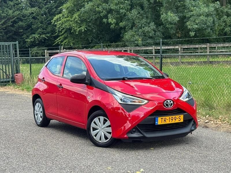 Rood Gebruikt 2018 Toyota Aygo Hatchback | € 7.750 (Super prijs) - Afbeelding 1/4