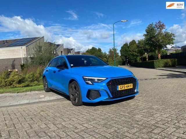 Blauw Gebruikt 2021 Audi A3 Sportback Hatchback | € 30.000 (Eerlijke prijs) - Afbeelding 1/4