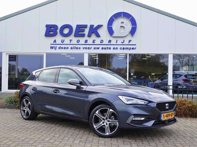 Grijs Gebruikt 2023 Seat Leon FR Hatchback | € 27.445 (Goede deal) - Afbeelding 1/4