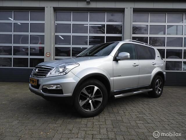 Grijs Gebruikt 2016 Ssangyong (KGM) Rexton SUV | € 16.500 - Afbeelding 1/4