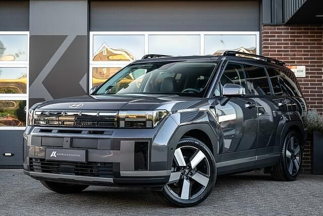 Grijs Gebruikt 2025 Hyundai Santa Fe Ultimate SUV | € 57.950 - Afbeelding 1/4
