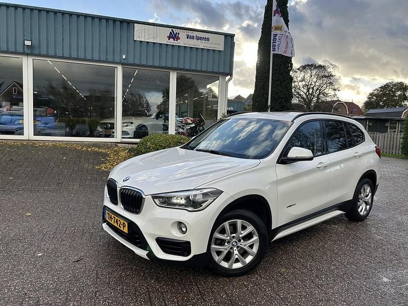 Wit Gebruikt 2017 BMW X1 Executive SUV | € 17.995 (Super prijs) - Afbeelding 1/4
