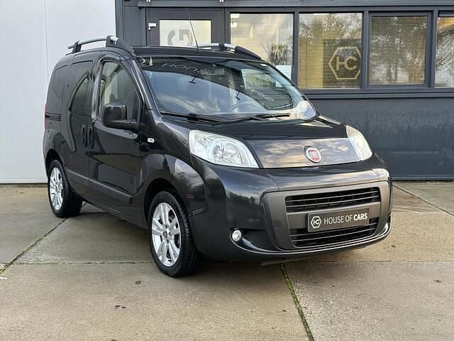 Zwart Gebruikt 2014 Fiat Qubo Trekking MPV | € 7.450 (Eerlijke prijs) - Afbeelding 1/4