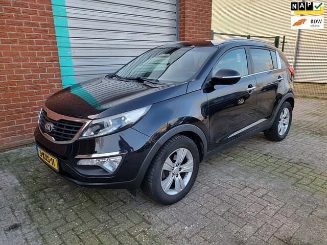 Zwart Occasion 2013 Kia Sportage SUV | € 7.750 (Eerlijke prijs) - Afbeelding 1/4