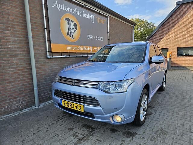 Blauw Gebruikt 2013 Mitsubishi Outlander Instyle SUV | € 4.745 - Afbeelding 1/4
