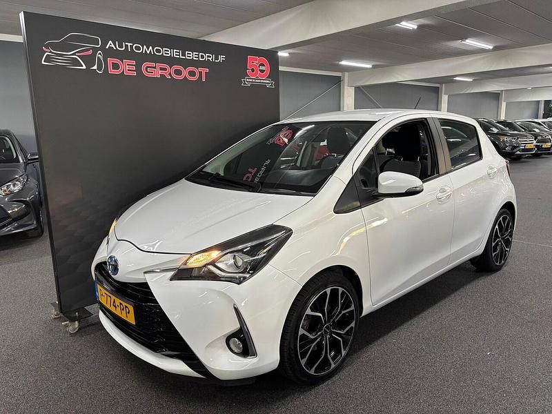 Wit Gebruikt 2018 Toyota Yaris Hybrid Active Hatchback | € 14.500 (Eerlijke prijs) - Afbeelding 1/4