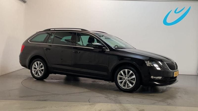 Zwart Occasion 2020 Skoda Octavia Business Line Stationwagen | € 15.900 (Goede deal) - Afbeelding 1/3