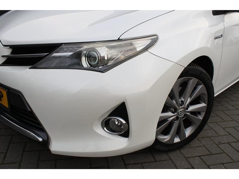 Occasion Toyota Auris Executive 99 PK (72 kW) 2013 Wit Stationwagen