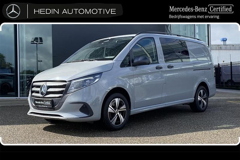 Grijs Gebruikt 2024 Mercedes Vito MPV | € 64.500 - Afbeelding 1/3