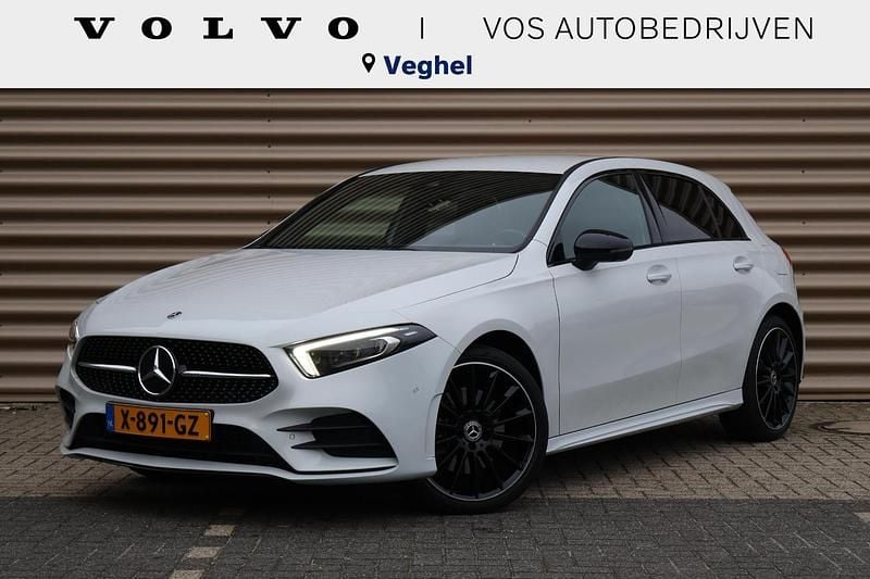 Wit Gebruikt 2022 Mercedes A250 AMG line Hatchback | € 30.950 (Eerlijke prijs) - Afbeelding 1/4