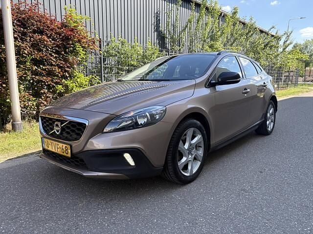 Bruin Gebruikt 2014 Volvo V40 CC Momentum Stationwagen | € 11.750 (Goede deal) - Afbeelding 1/4