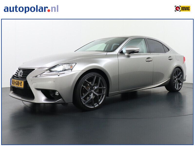 Grijs Gebruikt 2015 Lexus IS300h Sedan | € 16.850 (Goede deal) - Afbeelding 1/4