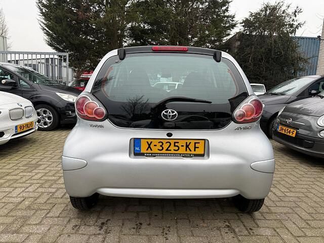Occasion Toyota Aygo 68 PK (50 kW) 2009 Grijs Hatchback