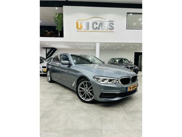 Grijs Gebruikt 2018 BMW 520 Executive Sedan | € 19.999 (Super prijs) - Afbeelding 1/4