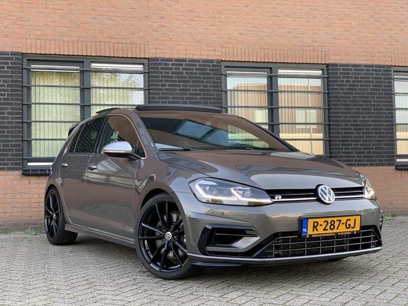 Grijs (metallic) Gebruikt 2016 VW Golf VII R Hatchback | € 24.750 (Super prijs) - Afbeelding 1/4