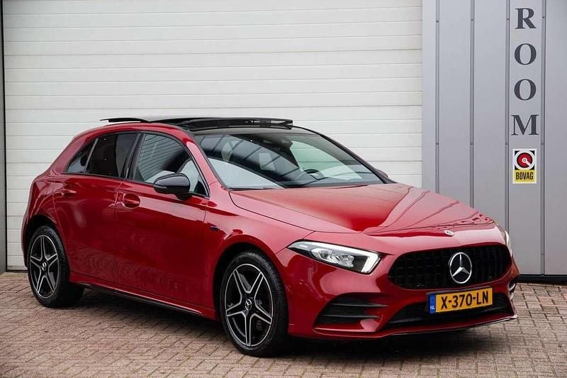 Occasion Mercedes A250 AMG 160 PK (117 kW) 2021 Rood Hatchback