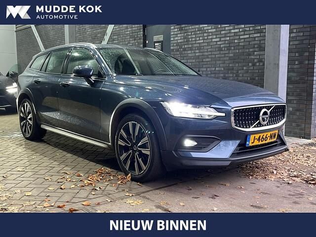 Blauw Occasion 2020 Volvo V60 CC Pro Stationwagen | € 37.800 (Eerlijke prijs) - Afbeelding 1/4