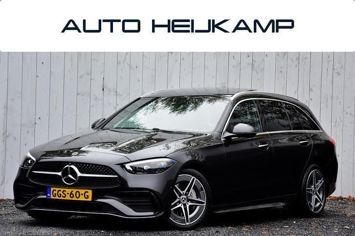 Gebruikt 2024 Mercedes 180 AMG line Sedan | € 41.950 (Eerlijke prijs) - Afbeelding 1/4