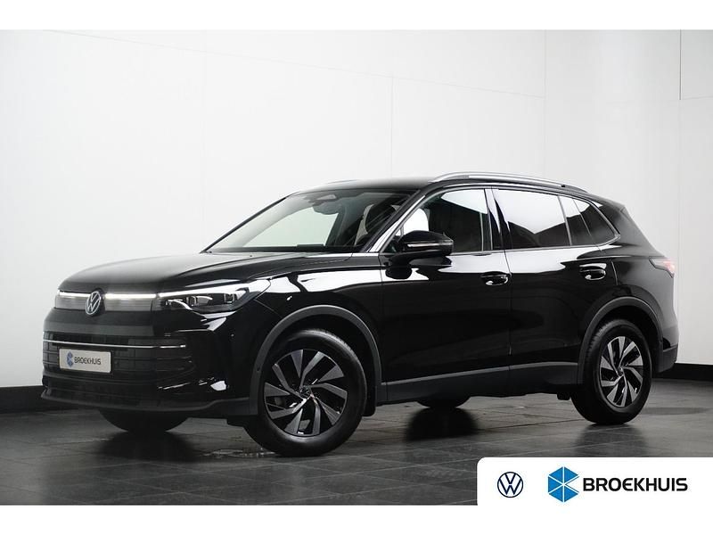 Zwart Gebruikt 2025 VW Tiguan Life SUV | € 45.895 (Goede deal) - Afbeelding 1/4