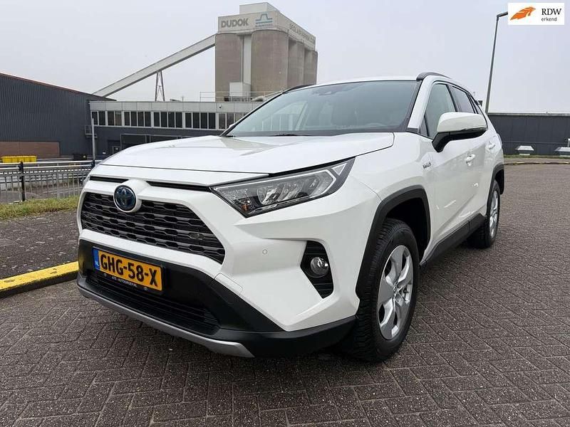 Wit Occasion 2020 Toyota RAV4 Hybrid SUV | € 27.950 (Super prijs) - Afbeelding 1/4