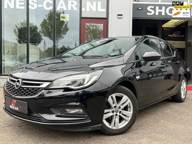 Zwart Gebruikt 2017 Opel Astra Innovation Hatchback | € 8.999 (Eerlijke prijs) - Afbeelding 1/4
