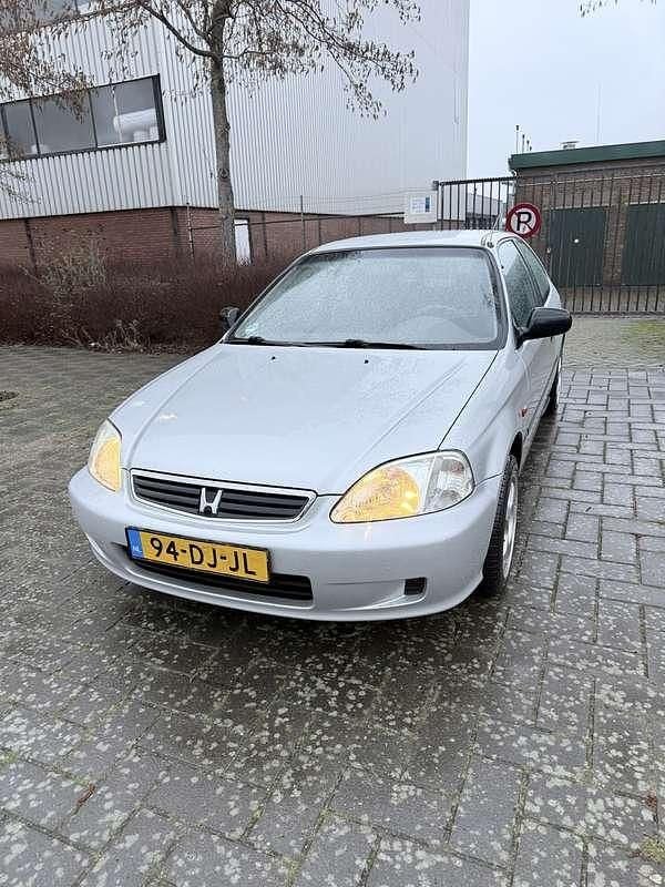 Grijs Occasion 1999 Honda Civic S Hatchback | € 3.250 - Afbeelding 1/4