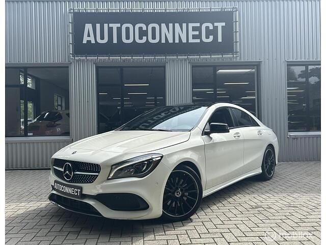Wit Gebruikt 2018 Mercedes CLA250 AMG line Sedan | € 23.950 (Eerlijke prijs) - Afbeelding 1/4