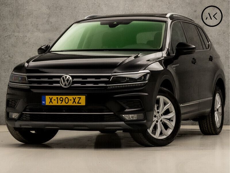 Zwart Gebruikt 2018 VW Tiguan Highline SUV | € 25.445 (Eerlijke prijs) - Afbeelding 1/4