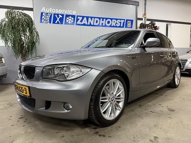 Grijs Gebruikt 2010 BMW 118 Sport Line Hatchback | € 6.995 (Iets duurder) - Afbeelding 1/4