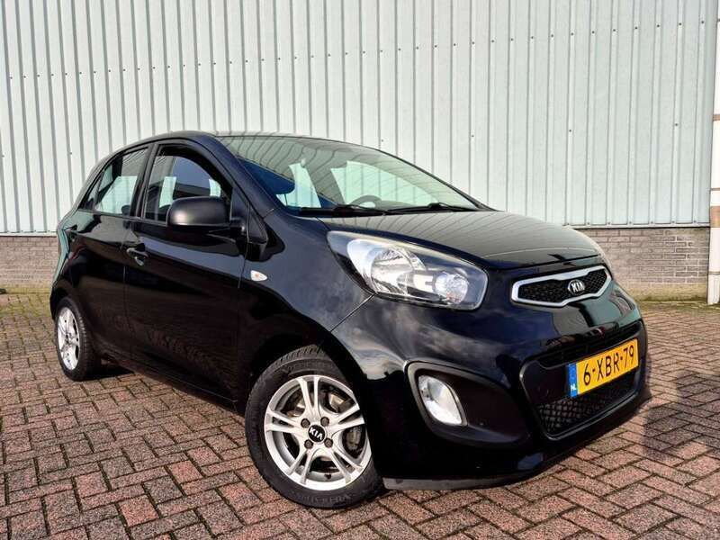 Zwart, metallic lak Gebruikt 2014 Kia Picanto Comfort Hatchback | € 4.395 (Iets duurder) - Afbeelding 1/4
