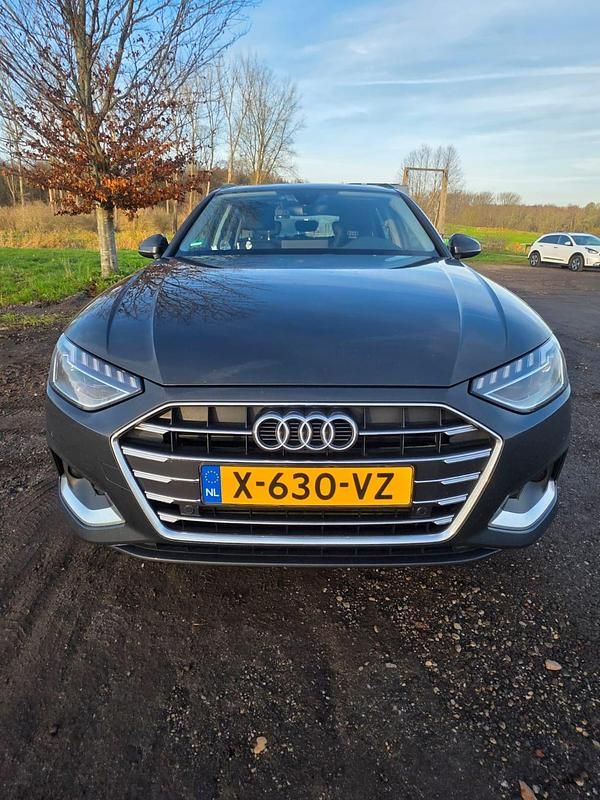 Grijs (metallic) Gebruikt 2019 Audi A4 Design Stationwagen | € 25.750 (Super prijs) - Afbeelding 1/4