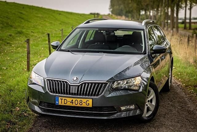 Occasion Skoda Superb Ambition 125 PK (91 kW) 2018 Grijs Stationwagen