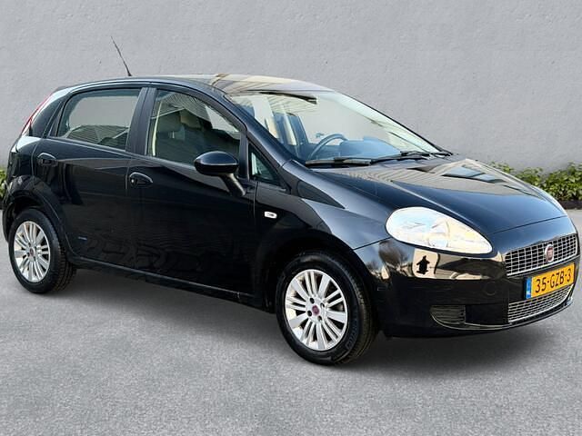 Occasion Fiat Grande Punto Lusso 78 PK (57 kW) 2008 Zwart (metallic) Hatchback